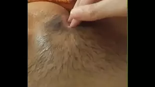 Unidentified brown girl's squirting abilities