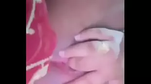 Indian girl strips down and plays with her saree